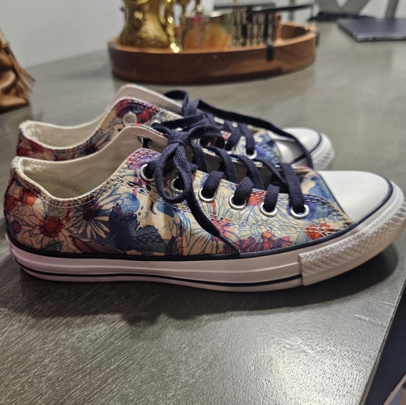Converse - Picture 4 of 6